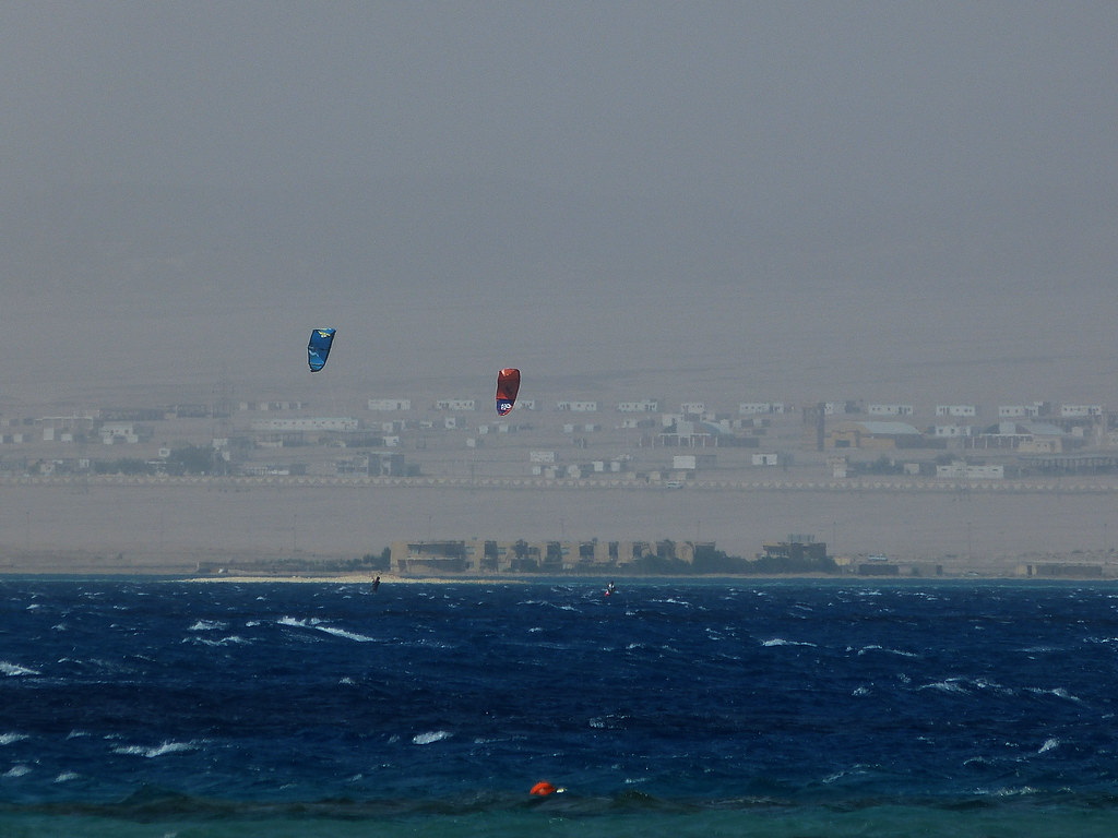 Kitesurfing si Windsurfing la Safaga
